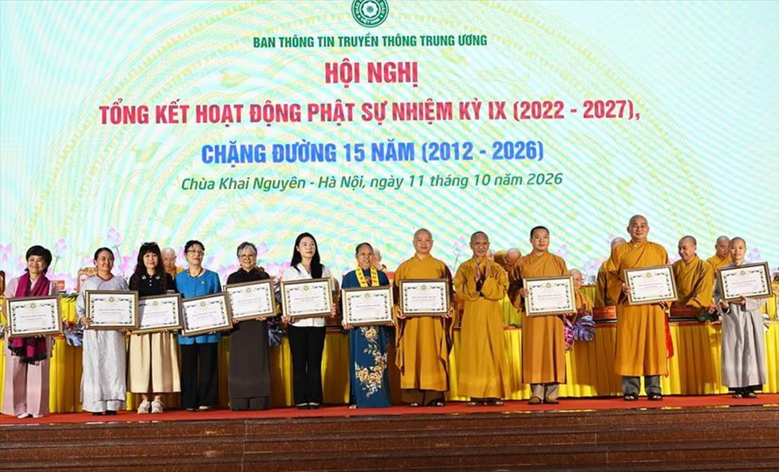 truyen-thong-phat-giao-viet-nam-sau-15-nam-tu-tin-phat-su-den-ket-noi-cong-dong_nguoiphattu_com_nhu luc pham ngoc son  (89).jpg
